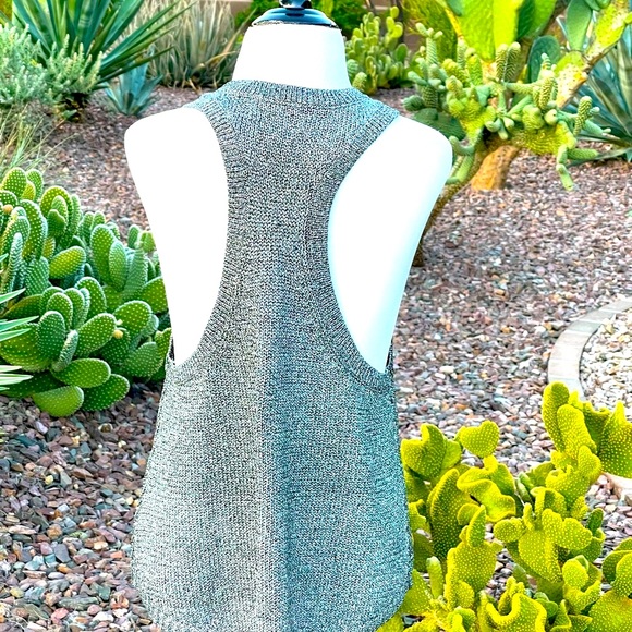 H&M DRESSY SILVER METALLIC TOP - Picture 3 of 4